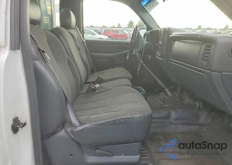 2000 Chevrolet Silverado C1500 из США, поврежденный, VIN 1GCEC14W1YZ226234